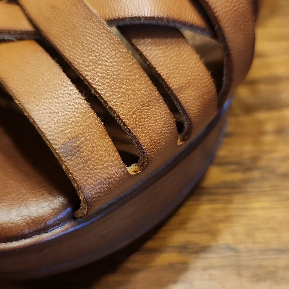 boc gwenethwoodgrain platform